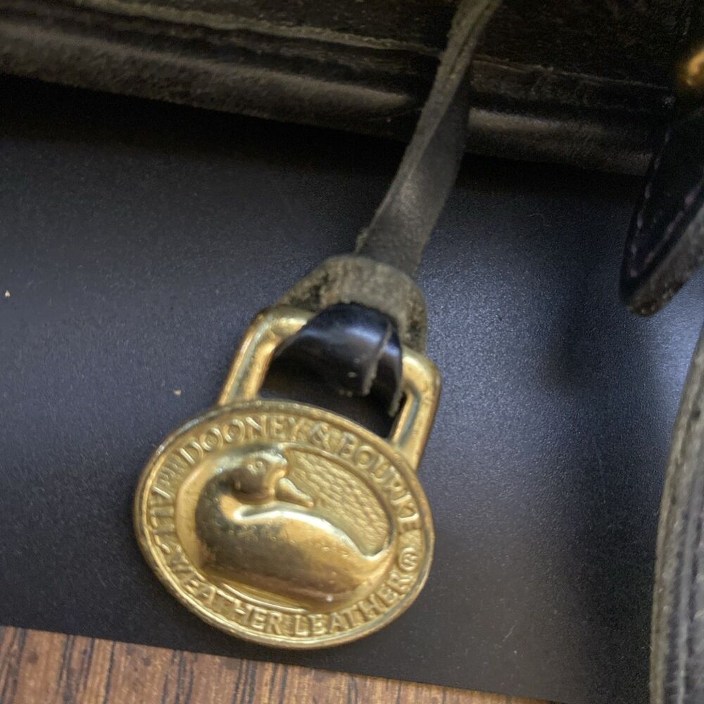 Vintage Dooney & Bourke All Weather Leather Essex Bag - Picture 13 of 16
